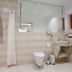Zimmer mit zwei Einzelbetten